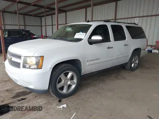 2008 Chevrolet Suburban LT w/3LT with VIN 3GNFC16088G176940, listed as a IAAI auction lot 41596604 with 264,173 mi miles. Bid and sale history available at carsss.com. Image 17.