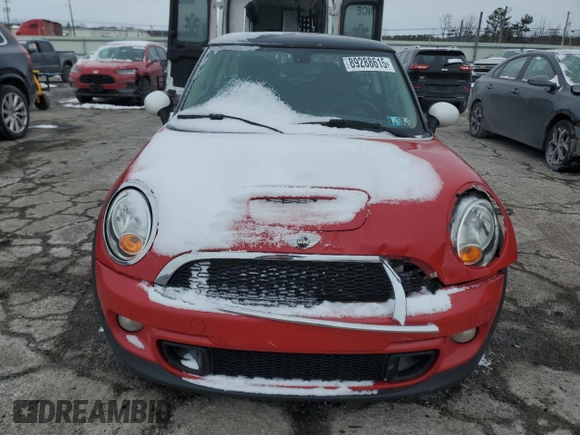 2013 MINI Hardtop S with VIN WMWSV3C56DT389389, listed as a Copart auction lot 89288615 with 85,001 mi miles and Salvage title. Bid and sale history available at DreamBid. Image 5.
