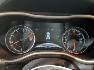 2017 Jeep Cherokee Trailhawk L Plus z VIN 1C4PJMBB4HW593615, wystawiony jako Copart lot #56342885 z przebiegiem 88 215 mil mil oraz Szkoda całkowita • Salvage title. Historia ofert i sprzedaży dostępna na DreamBid. Obrazek 9.