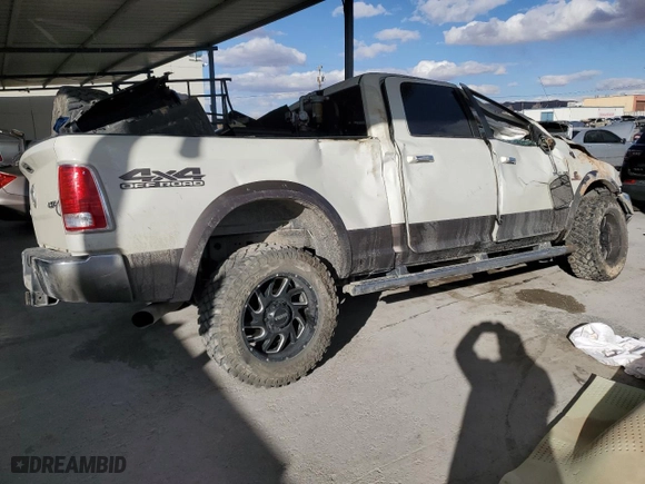 2018 Ram 2500 Laramie with VIN 3C6UR5FL0JG253944, listed as a Copart auction lot 43069475 with 136,468 mi miles and Non Repairable. Bid and sale history available at carsss.com. Image 3.