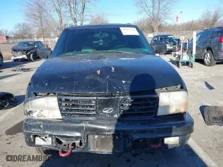 2001 Oldsmobile Bravada with VIN 1GHDT13W312117182, listed as a IAAI auction lot 41457726 with 160,288 mi miles. Bid and sale history available at carsss.com. Image 12.