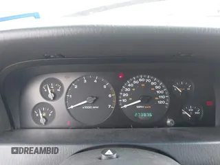2004 Jeep Grand Cherokee Laredo z VIN 1J4GW48SX4C213322, wystawiony jako IAAI lot #41969362 z przebiegiem 273 876 mil mil oraz . Historia ofert i sprzedaży dostępna na DreamBid. Obrazek 7.