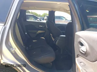 2017 Jeep Cherokee Latitude с VIN 1C4PJMCB5HW611179, выставлен на аукционе IAAI как лот 42314796 с пробегом 72 597 миль миль и . История ставок и продаж доступна на DreamBid. Изображение 8.