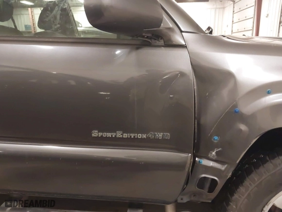 2006 Toyota 4Runner SR5 with VIN JTEBU14RX68061714, listed as a IAAI auction lot 41430786 with 206,629 mi miles. Bid and sale history available at carsss.com. Image 20.