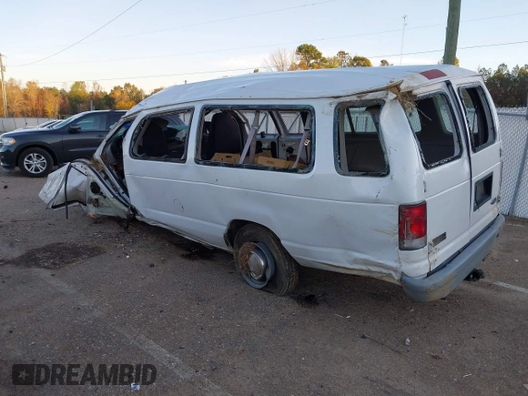 2000 Ford Econoline Passenger XL with VIN 1FBSS31L0YHA29853, listed as a IAAI auction lot 40940191 with 205,768 mi miles and . Bid and sale history available at DreamBid. Image 3.