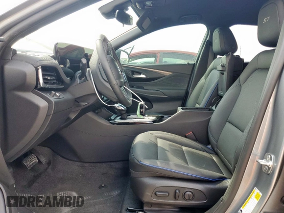 2025 Buick Envista Sport Touring with VIN KL47LBEPXSB091464, listed as a Copart auction lot 50502355 with 3,396 mi miles and Salvage Title. Bid and sale history available at DreamBid. Image 7.