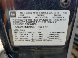 2005 Chevrolet Avalanche LS z VIN 3GNEC12ZX5G293267, wystawiony jako Copart lot #54373905 z przebiegiem 209 474 mil mil oraz Czysty tytuł • Clean title. Historia ofert i sprzedaży dostępna na DreamBid. Obrazek 12.