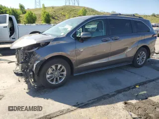 2022 Toyota Sienna LE with VIN 5TDKSKFC6NS064659, listed as a Copart auction lot 62298795 with 52,081 mi miles and Salvage title. Bid and sale history available at DreamBid. Image 1.