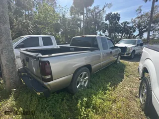 2001 Chevrolet Silverado 1500 LS with VIN 2GCEC19V711193447, listed as a Copart auction lot 49501445 with 221,700 mi miles and Salvage Title. Bid and sale history available at carsss.com. Image 4.