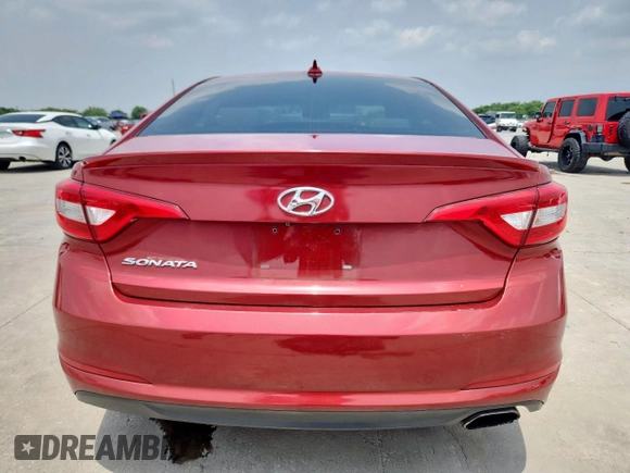 2016 Hyundai Sonata SE z VIN 5NPE24AF0GH302489, wystawiony jako Copart lot #56935185 z przebiegiem 121 767 mil mil oraz Szkoda całkowita • Salvage title. Historia ofert i sprzedaży dostępna na DreamBid. Obrazek 6.