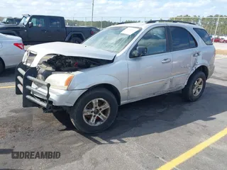 2004 Kia Sorento LX with VIN KNDJC733845275473, listed as a IAAI auction lot 40746072 with 231,936 mi miles. Bid and sale history available at carsss.com. Image 2.