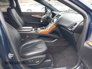 2017 Lincoln MKX Reserve with VIN 2LMPJ6LR4HBL26385, listed as a IAAI auction lot 41543226 with 59,562 mi miles. Bid and sale history available at carsss.com. Image 5.