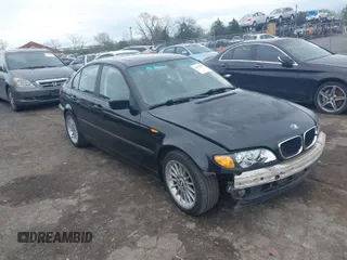 2005 BMW 3 Series 325i with VIN WBAET37435NH06607, listed as a IAAI auction lot 41974725 with 195,378 mi miles. Bid and sale history available at carsss.com. Image 1.