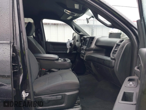 2023 Ram 2500 Tradesman z VIN 3C6UR5CL9PG593221, wystawiony jako IAAI lot #41959202 z przebiegiem 29 303 mil mil oraz . Historia ofert i sprzedaży dostępna na DreamBid. Obrazek 5.