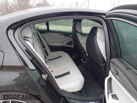 2020 BMW M5 Competition z VIN WBSJF0C00LCD37331, wystawiony jako IAAI lot #41738410 z przebiegiem 49 788 mil mil oraz . Historia ofert i sprzedaży dostępna na DreamBid. Obrazek 8.