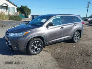 2019 Toyota Highlander LE with VIN 5TDBZRFH0KS960077, listed as a IAAI auction lot 41222178 with 125,800 mi miles and . Bid and sale history available at DreamBid. Image 17.
