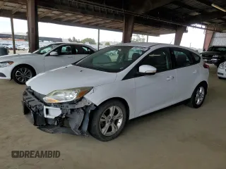 2014 Ford Focus SE z VIN 1FADP3K23EL211184, wystawiony jako Copart lot #58274565 z przebiegiem 228 490 mil mil oraz Szkoda całkowita • Salvage title. Historia ofert i sprzedaży dostępna na DreamBid. Obrazek 1.