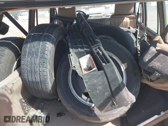 1993 Land Rover Range Rover with VIN SALHV1246PA627499, listed as a IAAI auction lot 42000297 with 155,126 mi miles and . Bid and sale history available at DreamBid. Image 12.