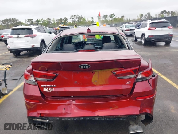 2020 Kia Optima LX with VIN 5XXGT4L35LG416812, listed as a IAAI auction lot 41904764 with 146,381 mi miles and . Bid and sale history available at carsss.com. Image 17.