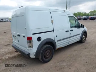 2010 Ford Transit Connect XL z VIN NM0LS7AN1AT017316, wystawiony jako IAAI lot #42182205 z przebiegiem 142 000 mil mil oraz . Historia ofert i sprzedaży dostępna na DreamBid. Obrazek 4.