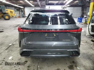 2024 Lexus RX 500h F Sport Performance z VIN 2T2BCMEA2RC011119, wystawiony jako Copart lot #45760425 z przebiegiem Nie podano mil oraz Szkoda całkowita • Salvage title. Historia ofert i sprzedaży dostępna na DreamBid. Obrazek 6.