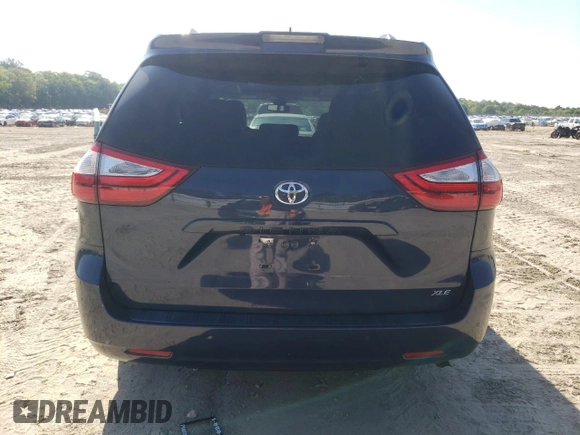 2018 Toyota Sienna XLE Auto Access Seat with VIN 5TDYZ3DC7JS914212, listed as a Copart auction lot 55273805 with 56,082 mi miles and Salvage title. Bid and sale history available at DreamBid. Image 6.