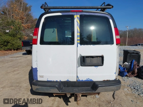 2007 GMC Savana Cargo with VIN 1GTGG25V771121736, listed as a IAAI auction lot 41805051 with 256,805 mi miles. Bid and sale history available at carsss.com. Image 16.