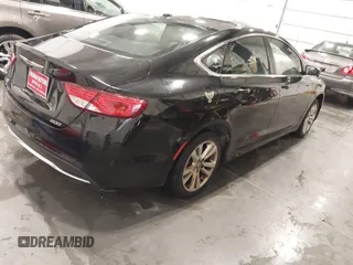2015 Chrysler 200 Limited with VIN 1C3CCCAB1FN612164, listed as a IAAI auction lot 41641912 with 166,116 mi miles. Bid and sale history available at carsss.com. Image 4.