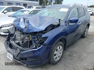 2019 Nissan Rogue SV with VIN JN8AT2MT7KW268205, listed as a IAAI auction lot 41987162 with 59,702 mi miles. Bid and sale history available at carsss.com. Image 2.