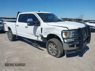 2019 Ford F-250 XL z VIN 1FT7W2B67KEE21553, wystawiony jako IAAI lot #41850136 z przebiegiem 157 012 mil mil oraz . Historia ofert i sprzedaży dostępna na DreamBid. Obrazek 1.