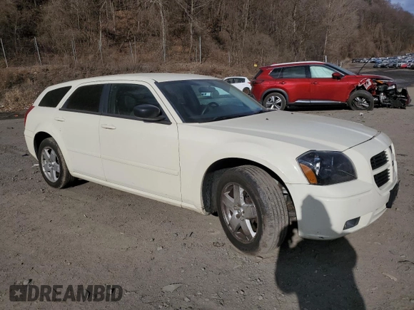 2005 Dodge Magnum SXT z VIN 2D4GZ48VX5H644848, wystawiony jako Copart lot #87614515 z przebiegiem 146 577 mil mil oraz Nie do naprawy • Non repairable. Historia ofert i sprzedaży dostępna na DreamBid. Obrazek 4.