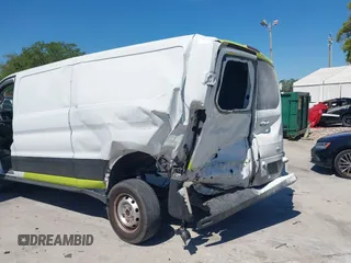 2020 Ford Transit Cargo z VIN 1FTBR1Y8XLKB35493, wystawiony jako IAAI lot #41887907 z przebiegiem 95 858 mil mil oraz . Historia ofert i sprzedaży dostępna na DreamBid. Obrazek 6.