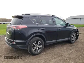 2018 Toyota RAV4 XLE z VIN 2T3WFREV8JW475748, wystawiony jako Copart lot #53929845 z przebiegiem 141 438 mil mil oraz Szkoda całkowita • Salvage title. Historia ofert i sprzedaży dostępna na DreamBid. Obrazek 3.
