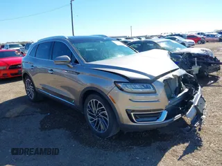 2019 Lincoln Nautilus Reserve z VIN 2LMPJ6L96KBL31417, wystawiony jako IAAI lot #41415040 z przebiegiem 66 436 mil mil oraz . Historia ofert i sprzedaży dostępna na DreamBid. Obrazek 1.