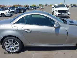 2006 Mercedes-Benz SLK-Class 3.5L with VIN WDBWK56F66F100007, listed as a IAAI auction lot 42108912 with 115,920 mi miles. Bid and sale history available at carsss.com. Image 12.