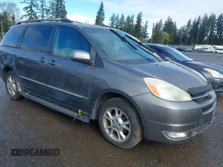 2004 Toyota Sienna XLE with VIN 5TDBA22C54S025665, listed as a IAAI auction lot 41980484 with 219,035 mi miles. Bid and sale history available at carsss.com. Image 1.
