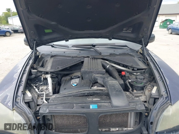 2007 BMW X5 3.0si z VIN 5UXFE43567L010064, wystawiony jako IAAI lot #42288799 z przebiegiem Nie podano mil oraz . Historia ofert i sprzedaży dostępna na DreamBid. Obrazek 10.