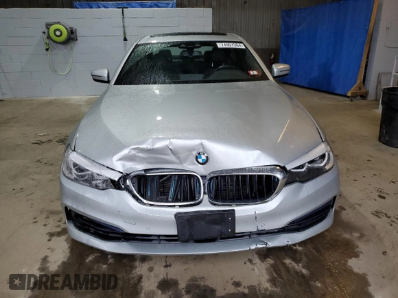 2019 BMW 5 Series 530e xDrive with VIN WBAJB1C56KB376895, listed as a Copart auction lot 74907304 with 58,783 mi miles and Salvage title. Bid and sale history available at DreamBid. Image 5.