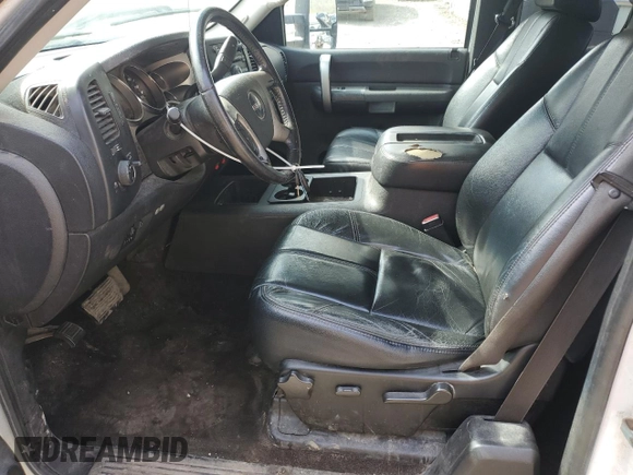 2009 GMC Sierra 2500HD SLE z VIN 1GTHK59K59E125901, wystawiony jako Copart lot #55094295 z przebiegiem 262 201 mil mil oraz Czysty tytuł • Clean title. Historia ofert i sprzedaży dostępna na DreamBid. Obrazek 7.