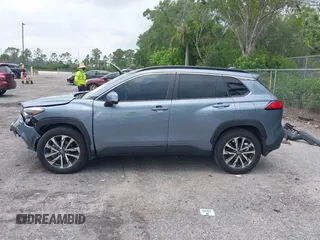 2023 Toyota Corolla Cross XLE с VIN 7MUDAAAGXPV070263, выставлен на аукционе IAAI как лот 42394307 с пробегом 18 977 миль миль и . История ставок и продаж доступна на DreamBid. Изображение 15.