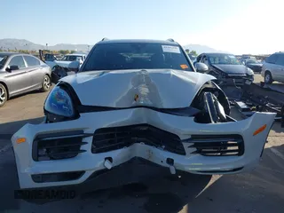 2020 Porsche Cayenne z VIN WP1AA2AY0LDA05728, wystawiony jako IAAI lot #41485296 z przebiegiem Nie podano mil oraz . Historia ofert i sprzedaży dostępna na DreamBid. Obrazek 11.