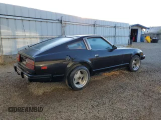 1981 Datsun 280ZX z VIN JN1HZ04S8BX265704, wystawiony jako Copart lot #71597844 z przebiegiem 251 218 mil mil oraz Tytuł czysty. Historia ofert i sprzedaży dostępna na DreamBid. Obrazek 3.