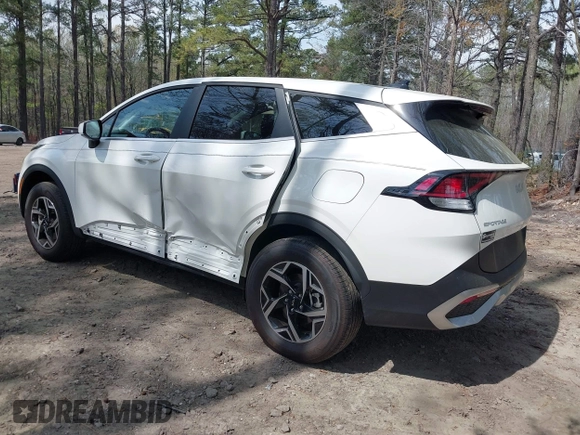 2024 Kia Sportage LX with VIN KNDPUCDF5R7273538, listed as a IAAI auction lot 41944255 with 4,617 mi miles and . Bid and sale history available at DreamBid. Image 3.