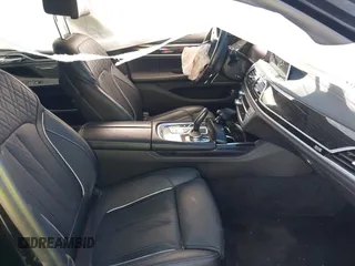 2022 BMW 7 Series 740i with VIN WBA7T2C03NCH05944, listed as a IAAI auction lot 41965463 with 1 mi miles. Bid and sale history available at carsss.com. Image 5.