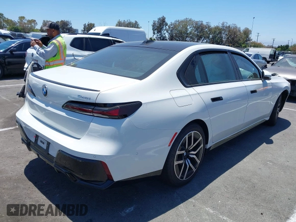 2025 BMW 7 Series 740i xDrive with VIN WBA33EH01SCU96544, listed as a IAAI auction lot 42640870 with 4,222 mi miles and . Bid and sale history available at DreamBid. Image 4.