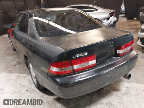 2001 Lexus ES 300 z VIN JT8BF28G415112517, wystawiony jako IAAI lot #42208849 z przebiegiem 202 029 mil mil oraz . Historia ofert i sprzedaży dostępna na DreamBid. Obrazek 3.