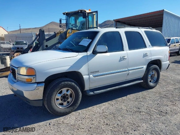2002 GMC Yukon SLT with VIN 1GKEC13T32R256757, listed as a IAAI auction lot 41657945 with 331,831 mi miles. Bid and sale history available at carsss.com. Image 2.