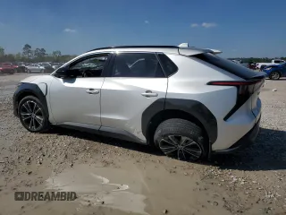 2023 Toyota bZ4X XLE z VIN JTMABACA5PA025151, wystawiony jako Copart lot #50241795 z przebiegiem 28 477 mil mil oraz Szkoda całkowita • Salvage title. Historia ofert i sprzedaży dostępna na DreamBid. Obrazek 2.