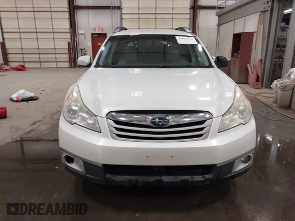 2011 Subaru Outback 2.5i Prem AWP with VIN 4S4BRBCC2B3442565, listed as a IAAI auction lot 42032820 with 207,677 mi miles. Bid and sale history available at carsss.com. Image 12.