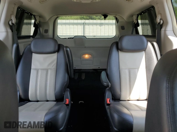 2010 Chrysler Town & Country Touring Plus with VIN 2A4RR8D10AR320628, listed as a Copart auction lot 52600425 with 179,594 mi miles and Salvage Title. Bid and sale history available at DreamBid. Image 10.